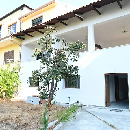 Spacious Garden In * Durrës